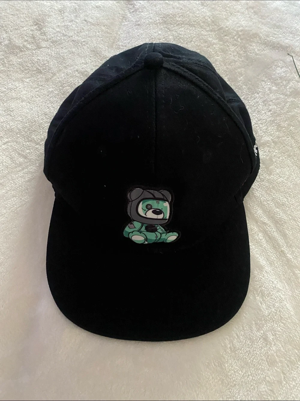 SOUTHPOLE Black Cap with Red Logo Accent